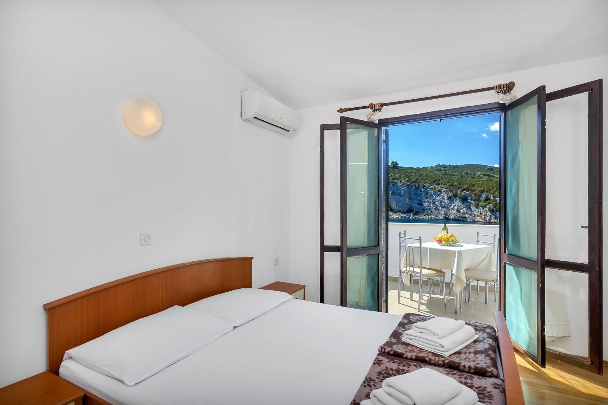 Apartmani Cico Gdinj Extérieur photo