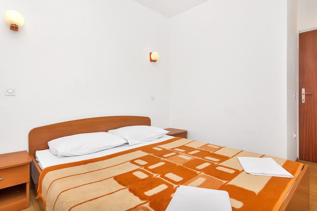 Apartmani Cico Gdinj Extérieur photo