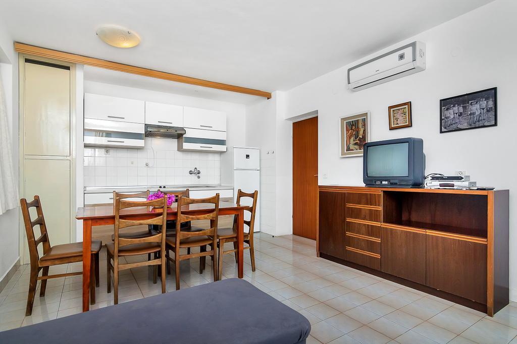 Apartmani Cico Gdinj Extérieur photo