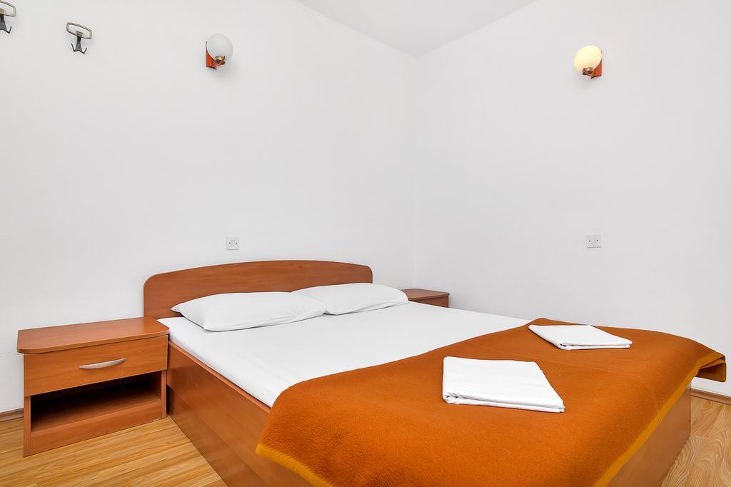 Apartmani Cico Gdinj Extérieur photo