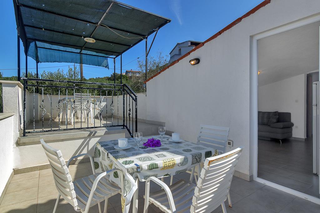 Apartmani Cico Gdinj Extérieur photo