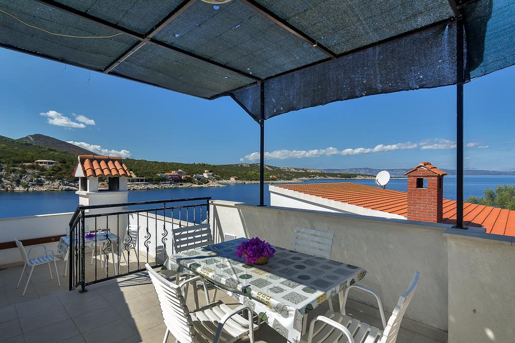 Apartmani Cico Gdinj Extérieur photo