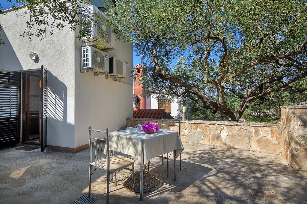 Apartmani Cico Gdinj Extérieur photo